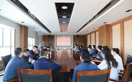 標題：華德牧草公司召開2024年全面從嚴治黨工作會議
瀏覽次數(shù)：1178
發(fā)表時間：2024-04-01